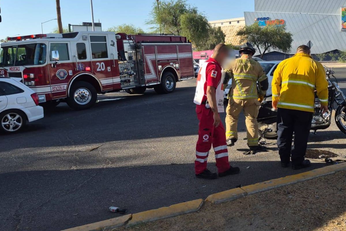 Motociclista es embestido por camioneta en Mexicali; buscan a sus familiares residentes de EEUU
