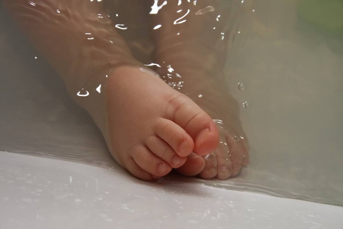 Madre ahoga a su bebé en un balde de agua en Argentina