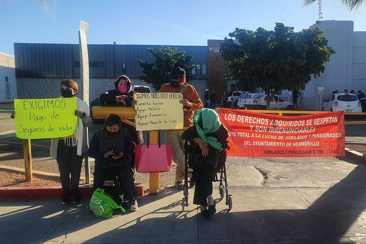 Hermosillo: Pensionados y jubilados toman de forma simbólica instalaciones de Tesorería Municipal