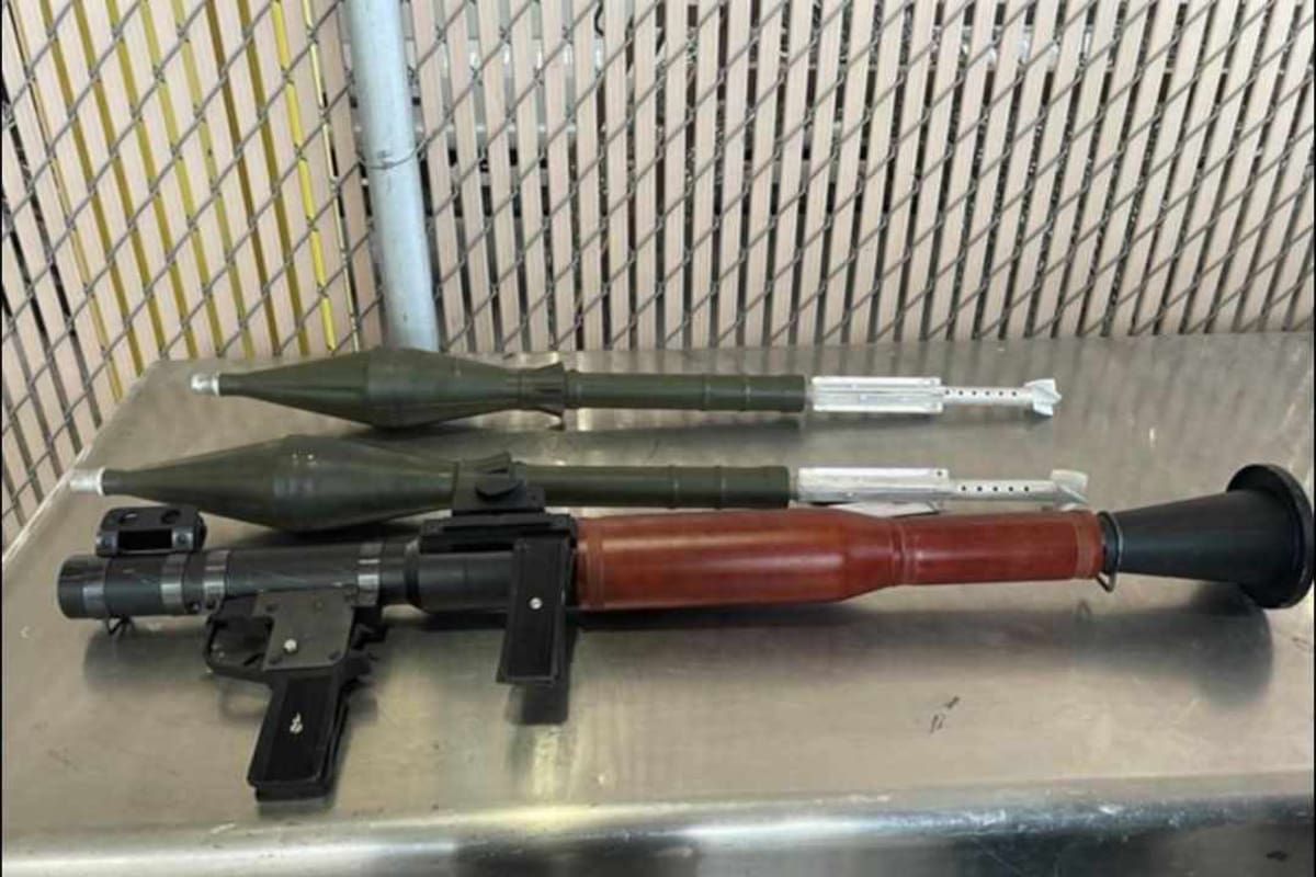 Decomisan un lanzacohetes y dos granadas propulsadas en garita de Nogales