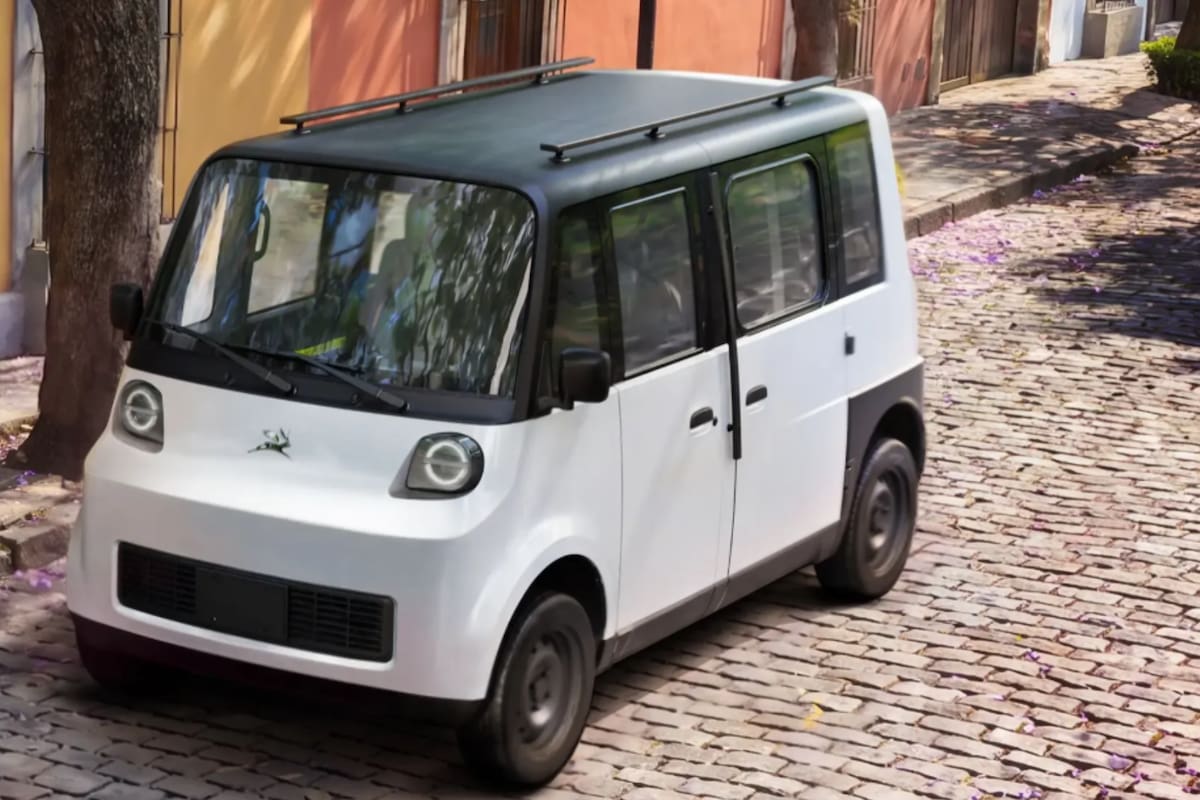 El Olinia 1 tendrá baterías fabricadas en Puebla y podrá recorrer más de 125 kilómetros por carga, con un costo de operación anunciado de 49 centavos por kilómetro y una meta para elevar de 50 a 75% sus componentes de origen mexicano hacia 2030