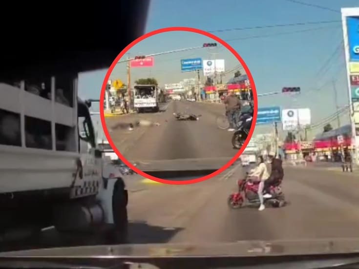 Moto es embestida por camión de la Guardia Nacional en carril del Mexibús: un muerto y una lesionada en Ecatepec