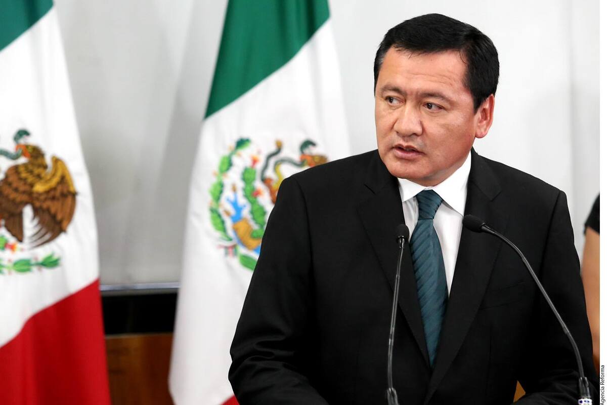 FGR solicita órdenes de aprehensión para funcionarios de gestión de Osorio Chong y EPN