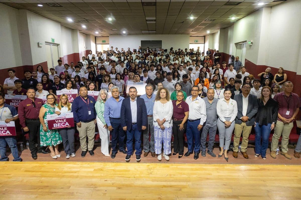 El objetivo principal del programa es evitar que los estudiantes interrumpan su formación académica por dificultades económicas.│Foto: Cortesía