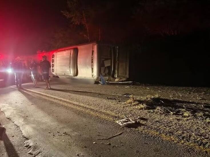 Al menos 17 personas fallecieron tras volcarse un autobús en Pernambuco, Brasil