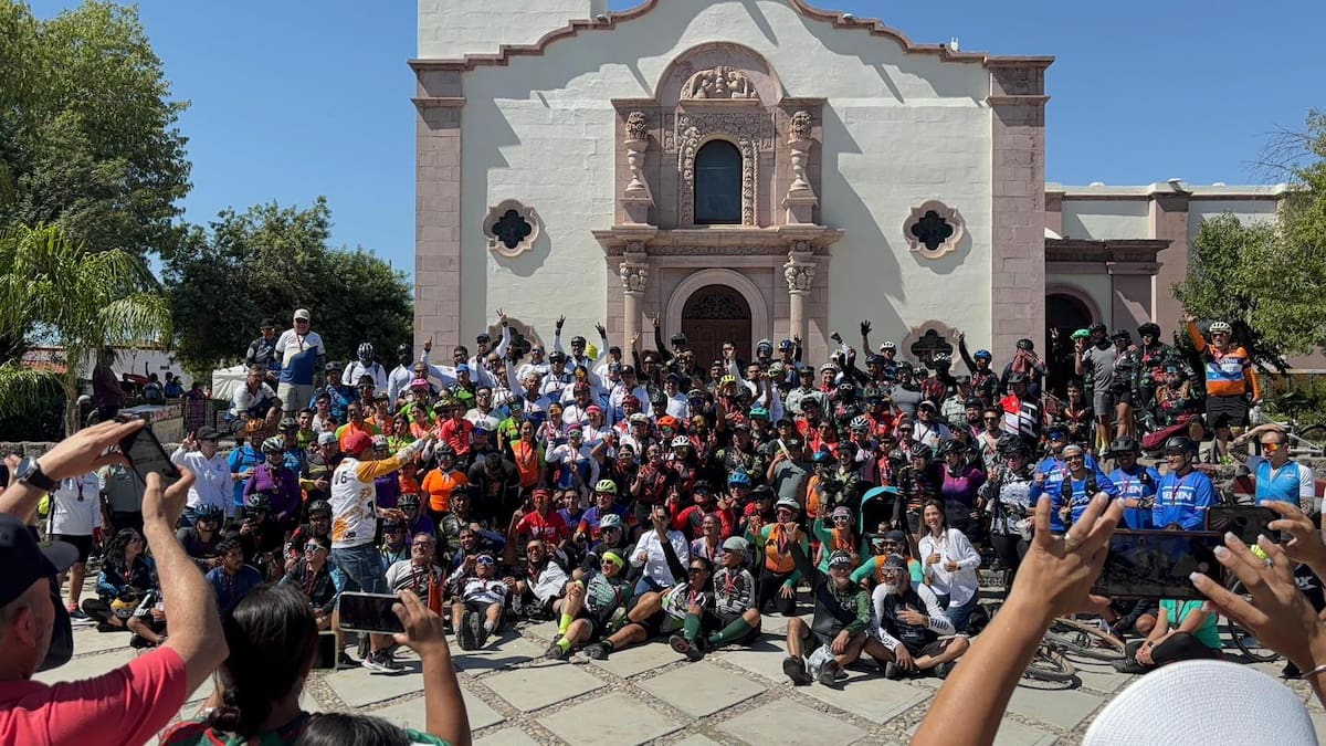 Gran cantidad de visitantes ha recibido San Francisco Javier en su parroquia de Magdalena de Kino.