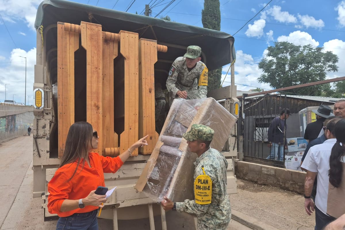 Entregan artículos a 30 familias damnificadas de Nogales