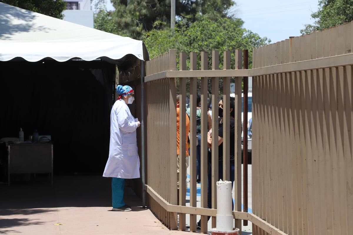 Revela el Covid-19 carencias laborales de personal médico