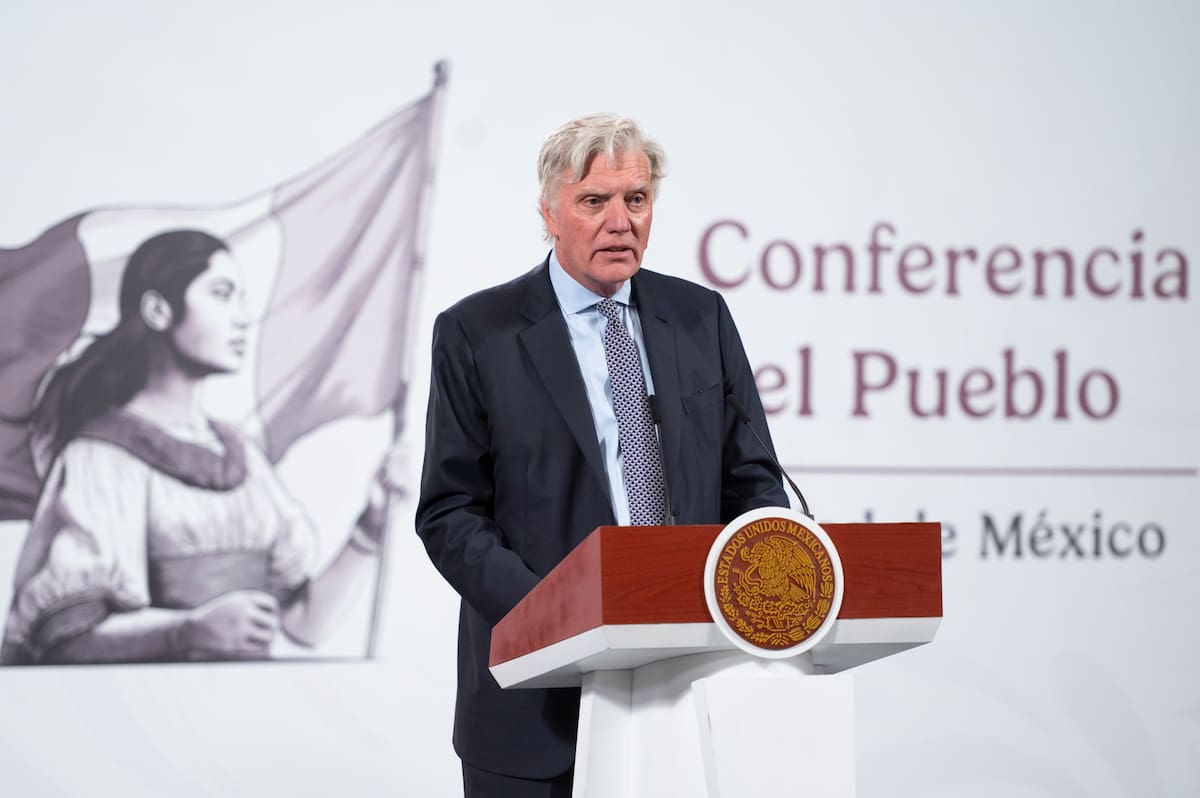 Keith Patrick Harney, directivo de operaciones de CloudHQ, en la 'Conferencia del Pueblo' de la presidenta Claudia Sheinbaum. | Crédito: Presidencia