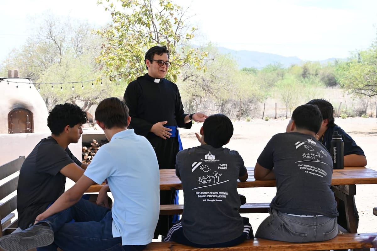 Solo siete jóvenes buscan ingresar al Seminario de Ciudad Obregón; obispo llama a orar por las vocaciones