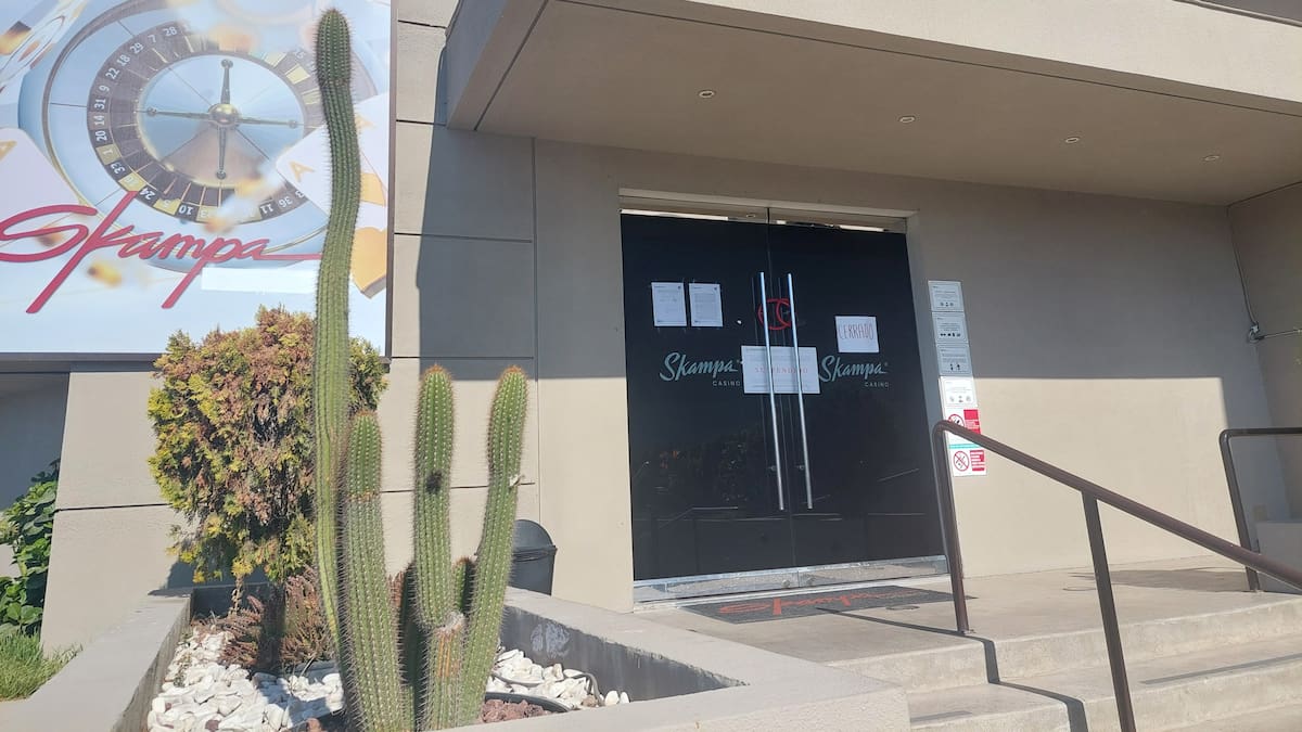 Se quedan sin empleo 140 personas tras cierre de casino en Ensenada