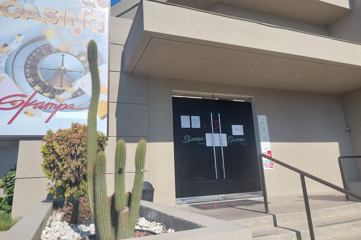 Se quedan sin empleo 140 personas tras cierre de casino en Ensenada