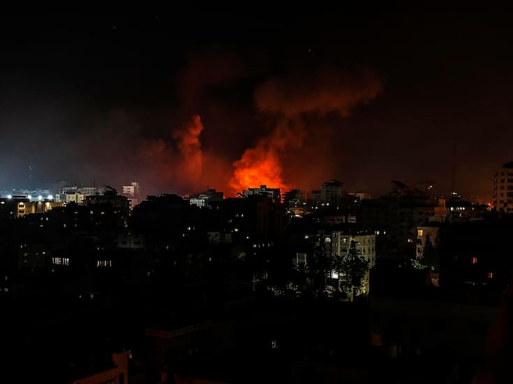 Israel intensifica bombardeos sobre Gaza pese a llamados internacionales al alto el fuego
