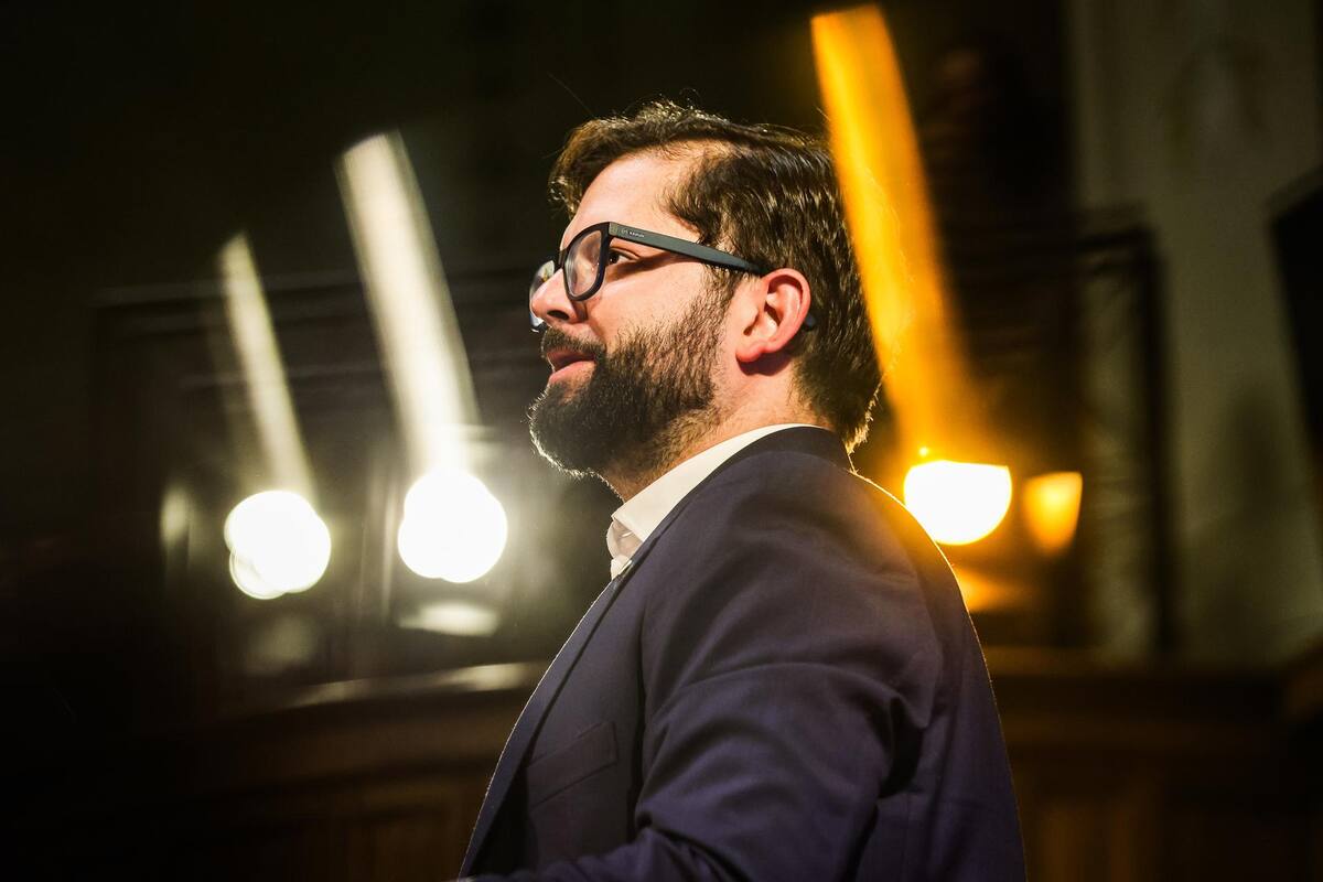 Presidente de Chile es acusado de abuso sexual, pero su defensa muestra pruebas de hostigamiento contra el mandatario