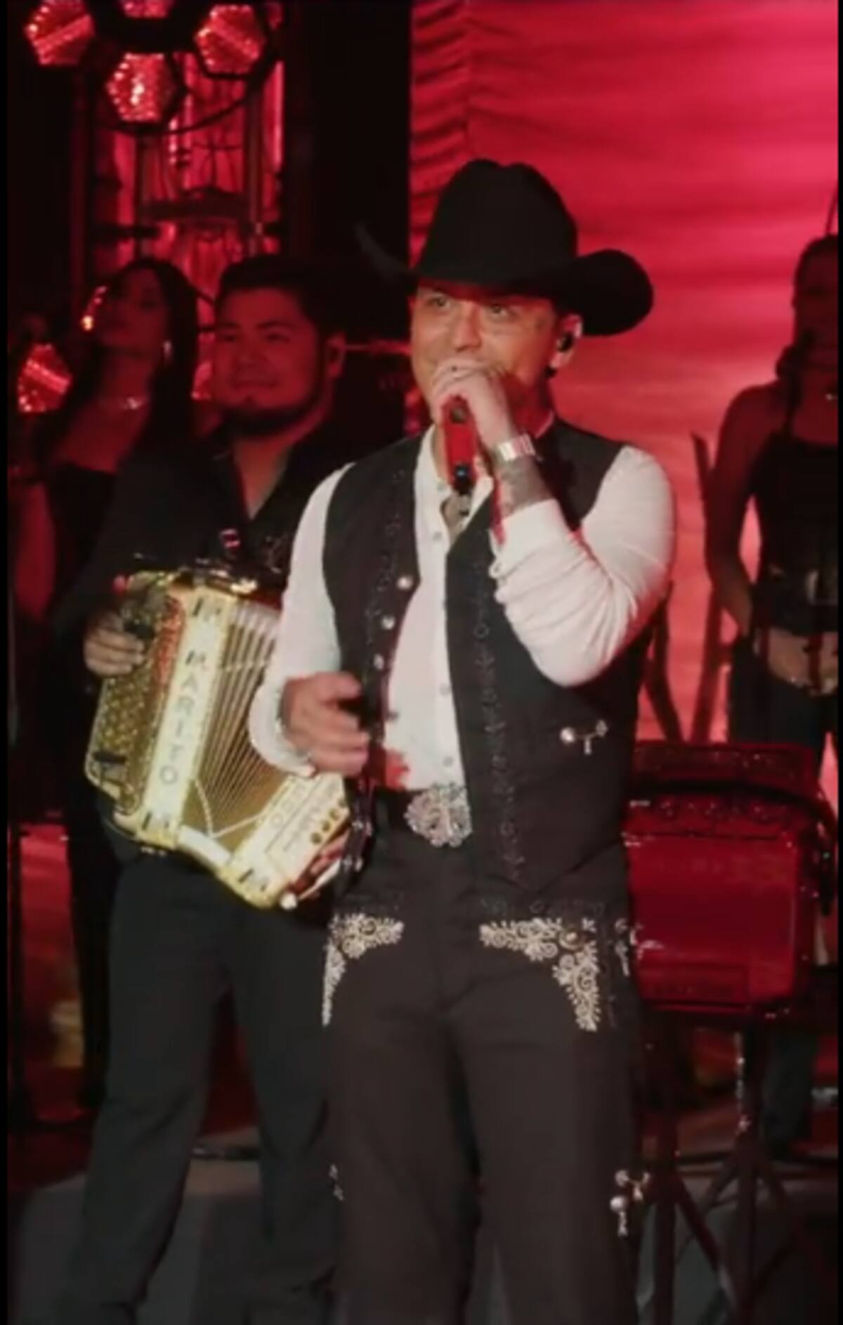 Nodal presentó la primera parte de su álbum 'Pa'l Cora'