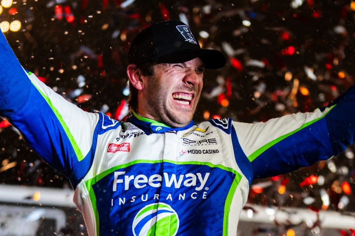 NASCAR: Daniel Suárez esquiva un choque en la última vuelta y termina segundo en Daytona