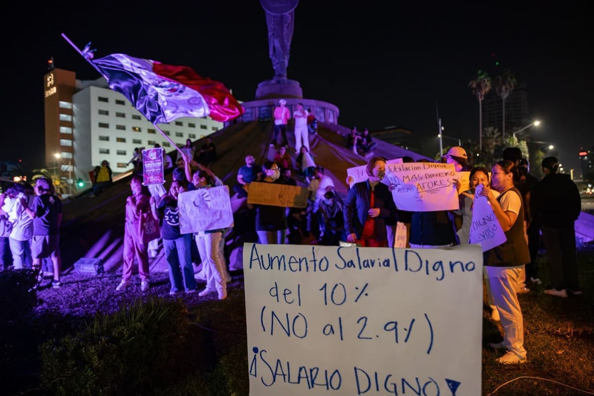 Protestan trabajadores del IMSS en Tijuana por falta de insumos