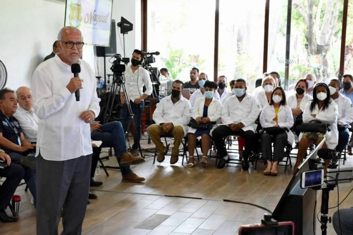 Médicos cubanos contratados por gobierno de México comienzan a trabajar en Nayarit
