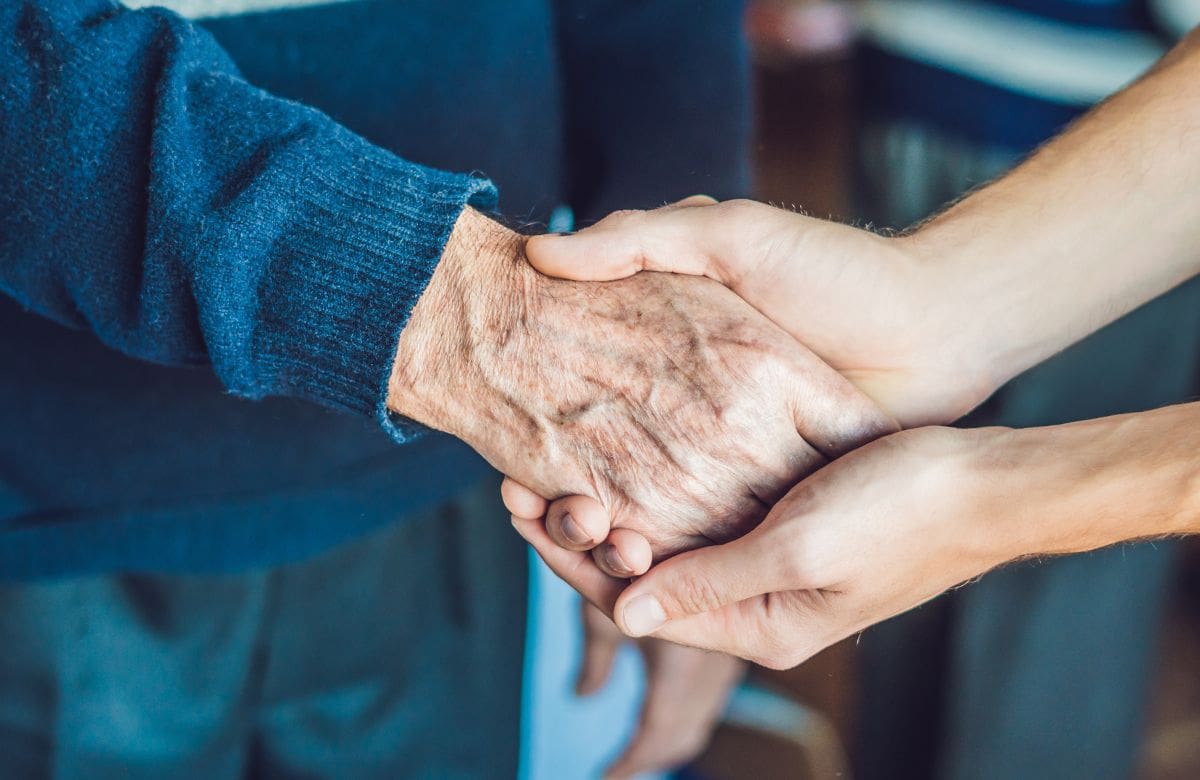 Dan Buettner, explica por qué la longevidad se construye mejor con un entorno saludable, comida simple, movimiento cotidiano y vida social, en lugar de perseguir soluciones rápidas. | Foto: Especial
