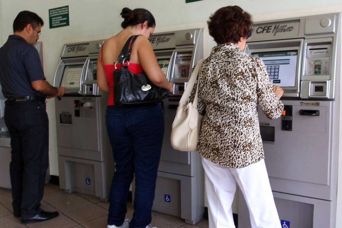 Inicia entrega de apoyo en tarjetas para el pago de luz