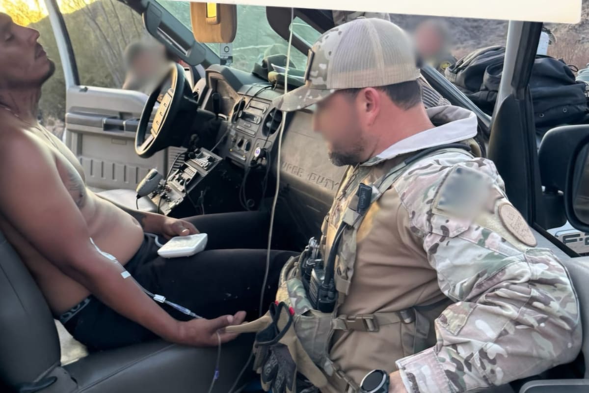 Patrulla Fronteriza rescata a migrante mexicano de morir en el desierto