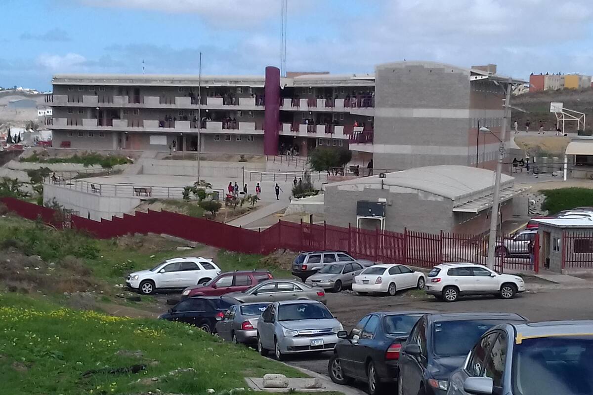 Se declaran en paro trabajadores del Cecyte del Estado