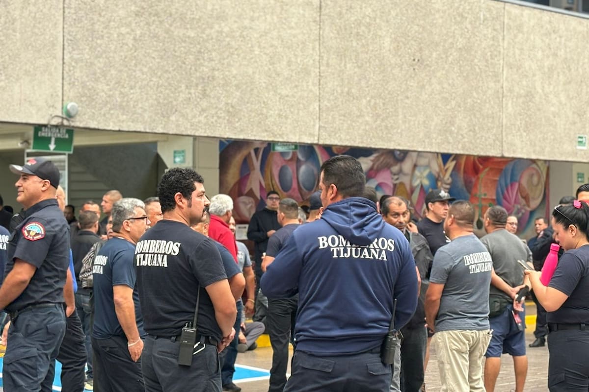 Exigen bomberos mejoras laborales y cumplimiento de derechos