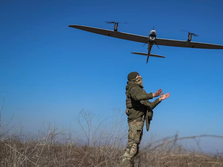 Fuerzas Armadas de Suecia confirmaron que el dron neutralizado a 13 kilómetros del portaaviones francés Charles de Gaulle en Malmö procedía de un buque ruso de inteligencia y realizó un vuelo no autorizado en aguas del estrecho de Oresund