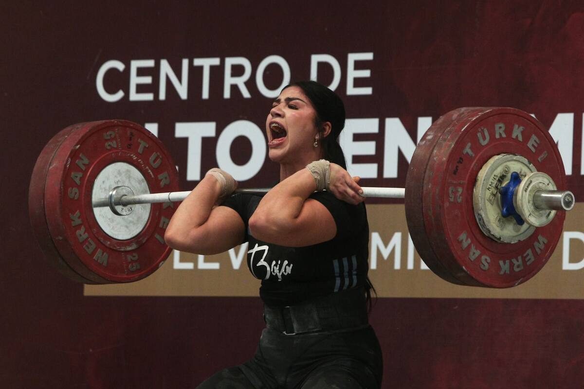 Cachanilla es campeona nacional de 1ra fuerza en Levantamiento de pesas