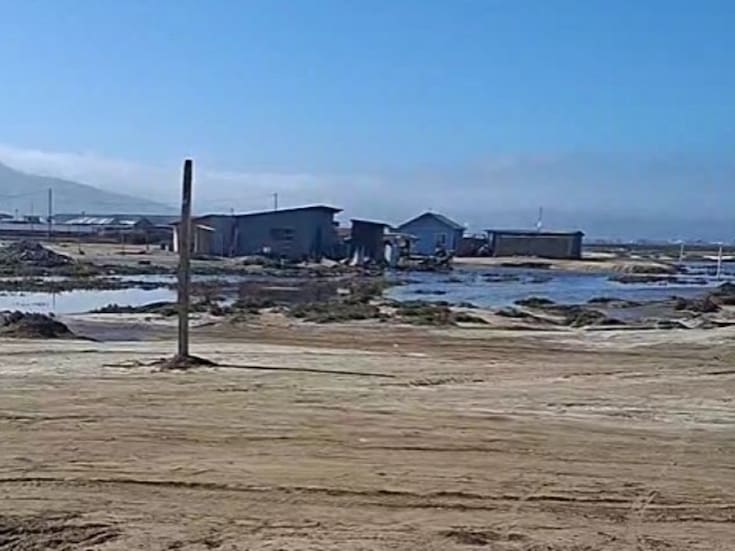 Provoca marea alta inundaciones en Maneadero