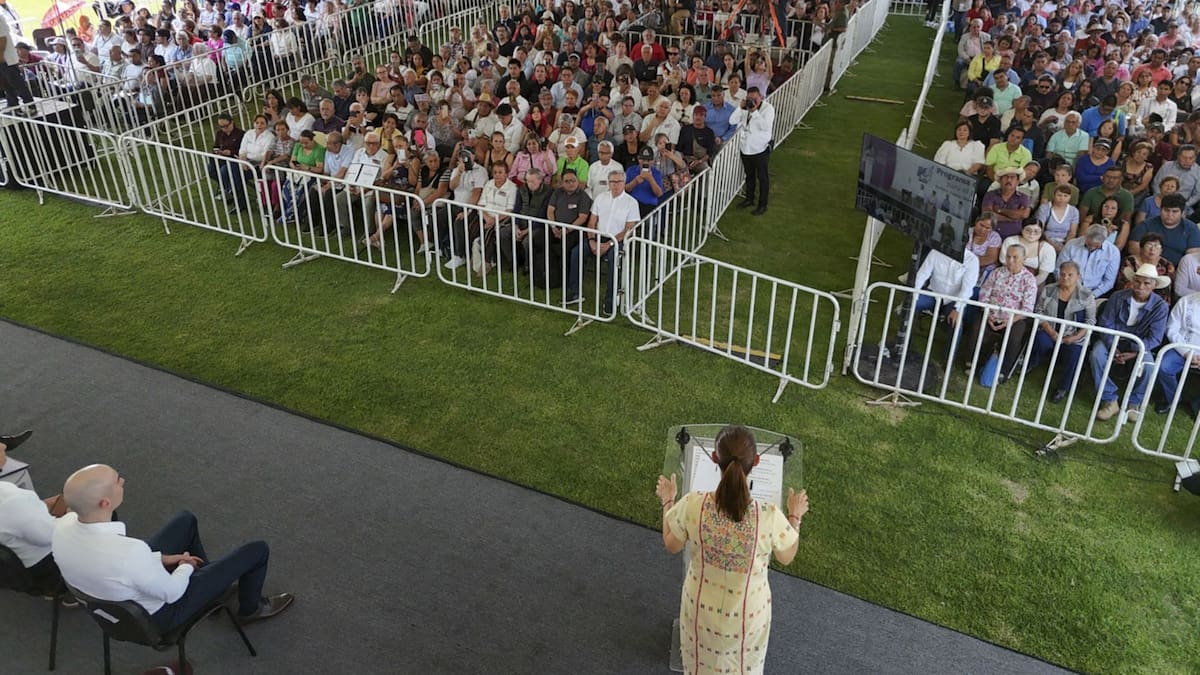 La medida busca dar certeza patrimonial a familias que pagaron durante años sin reducir su deuda. /GobMex