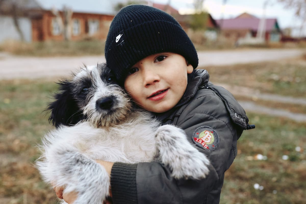 Tener un perro en la infancia puede hacer que algunos niños sean más saludables, según estudio