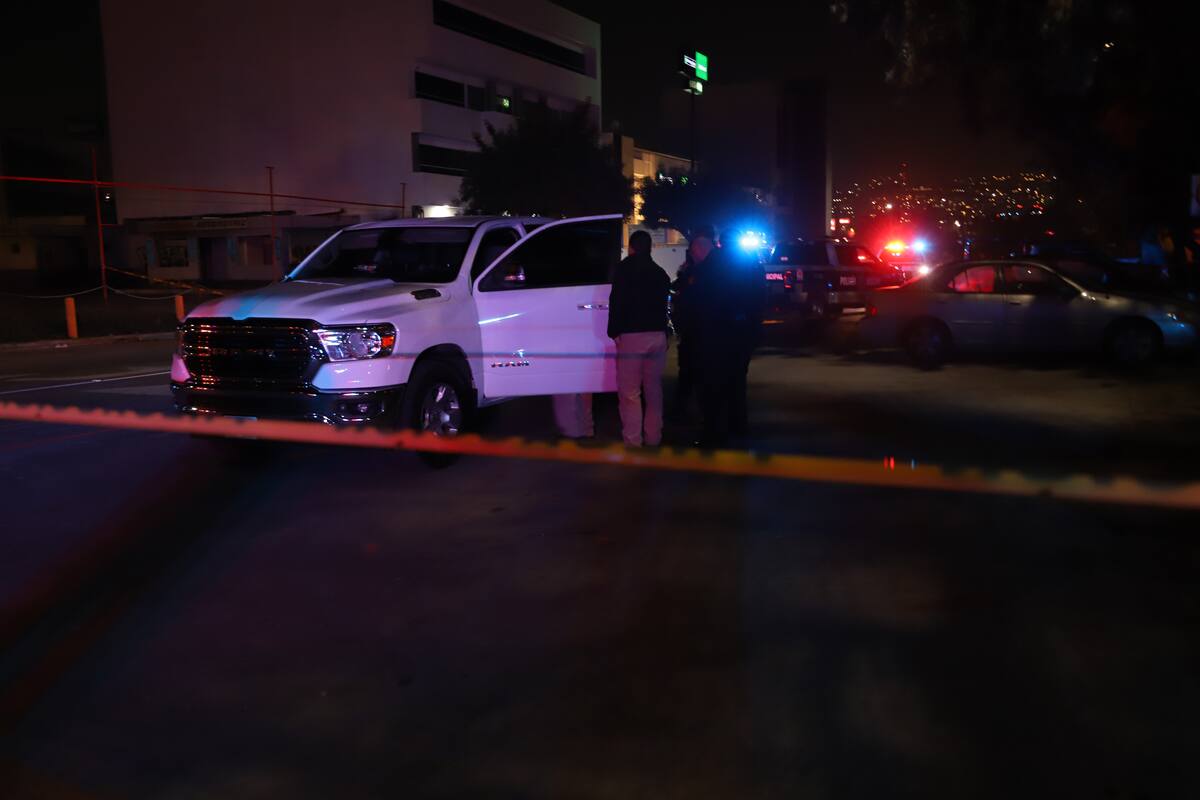 Atacan a pareja a bordo de auto en Ejido Ojo de Agua