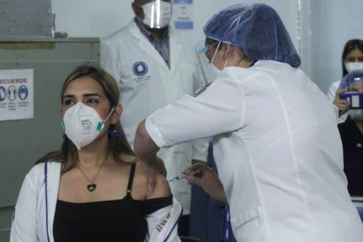 Vacuna contra el coronavirus: qué se sabe del inicio de la inmunización en Venezuela y por qué ha provocado polémica