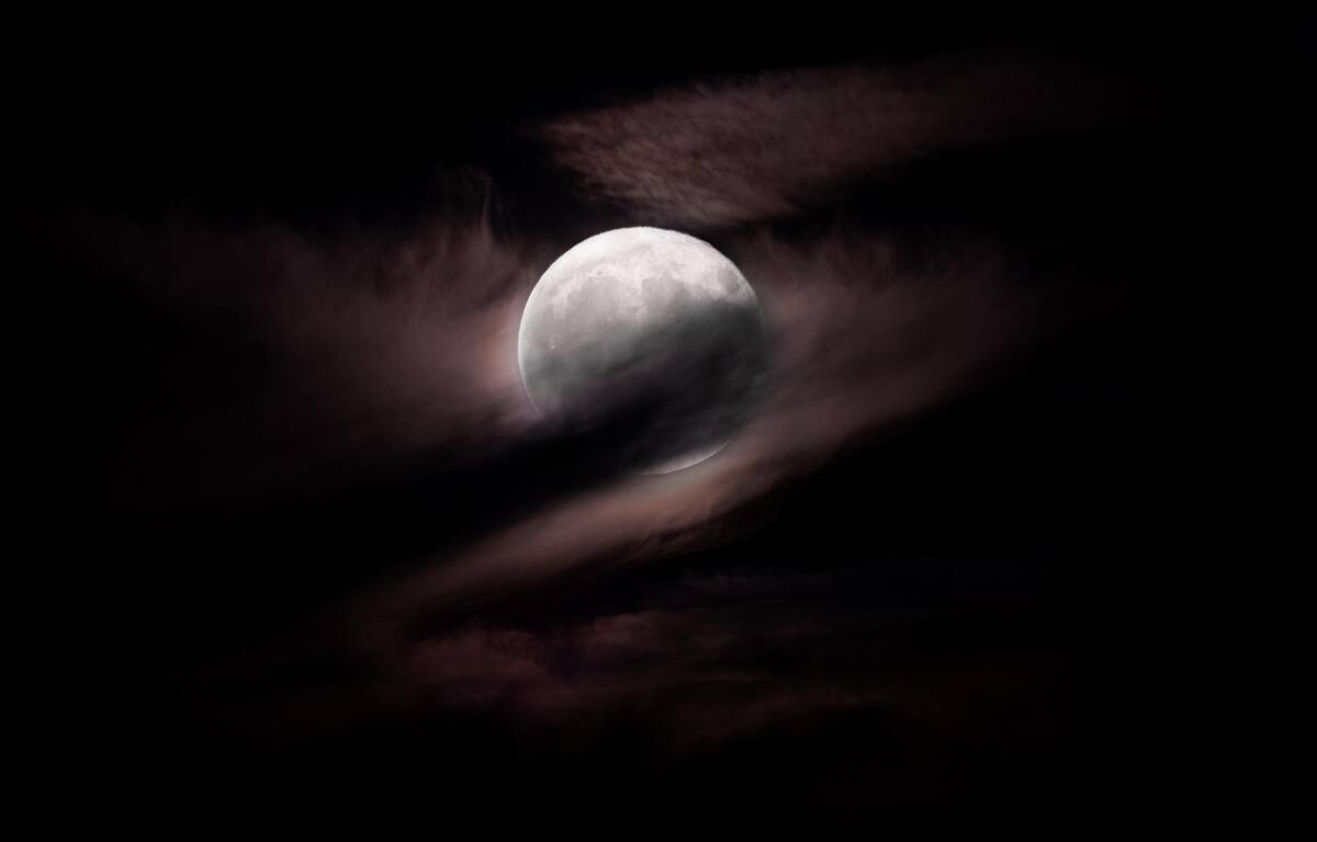 Imagen de archivo de la luna llena. Foto: EFE.