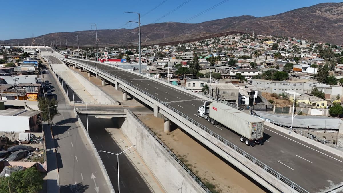 Garita Otay II abre parcialmente para camiones vacíos