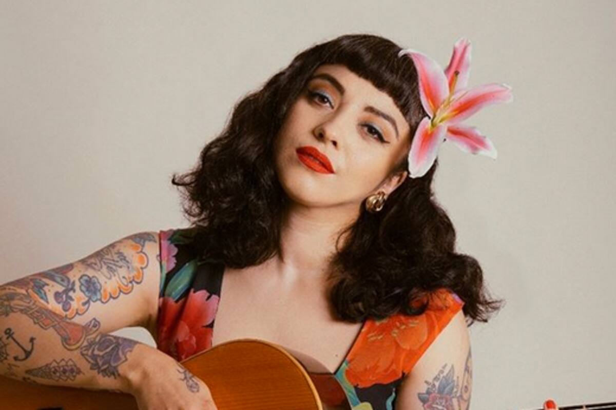 Luego de una larga espera, Mon Laferte inaugura su propia galería de arte