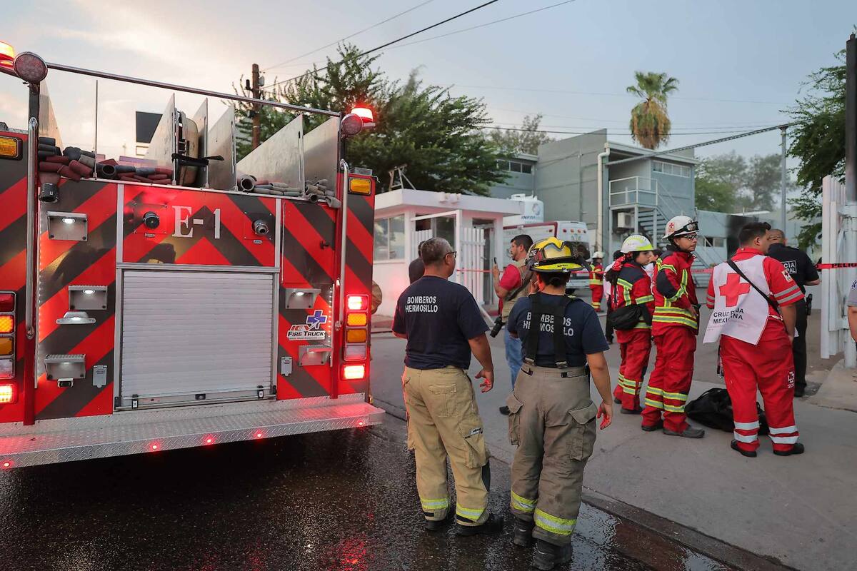 Incendio en bodega del Issste provoca evacuación y movilización de cuerpos de seguridad