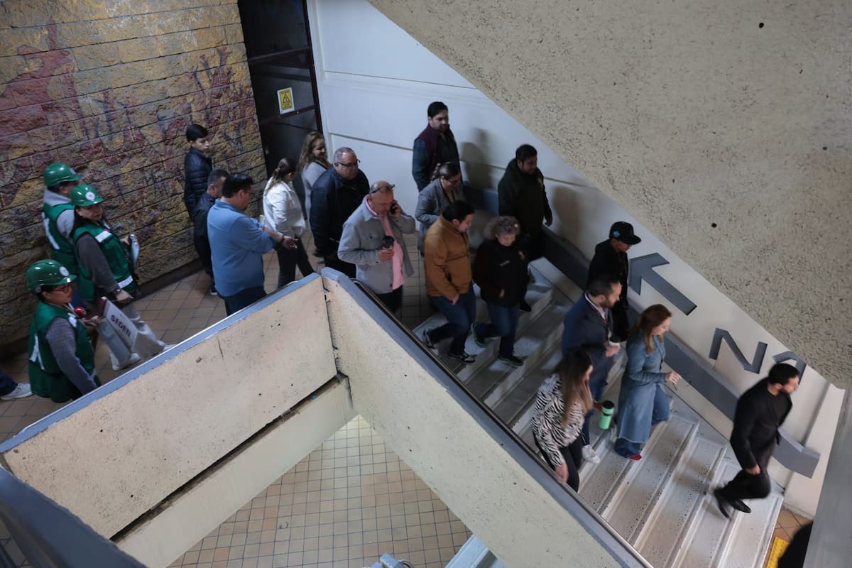Simulacro de sismo en Palacio Municipal de Tijuana.