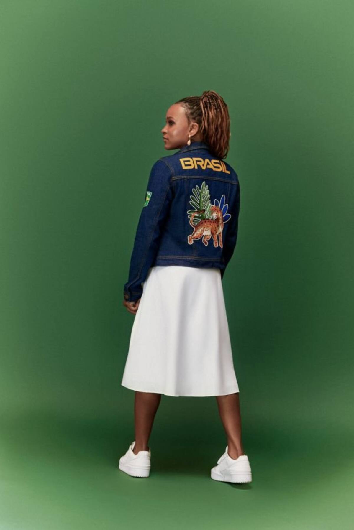 El traje de la delegación brasileña fue bordado a mano por artesanos de una pequeña localidad en Brasil. / Foto: Olympics.