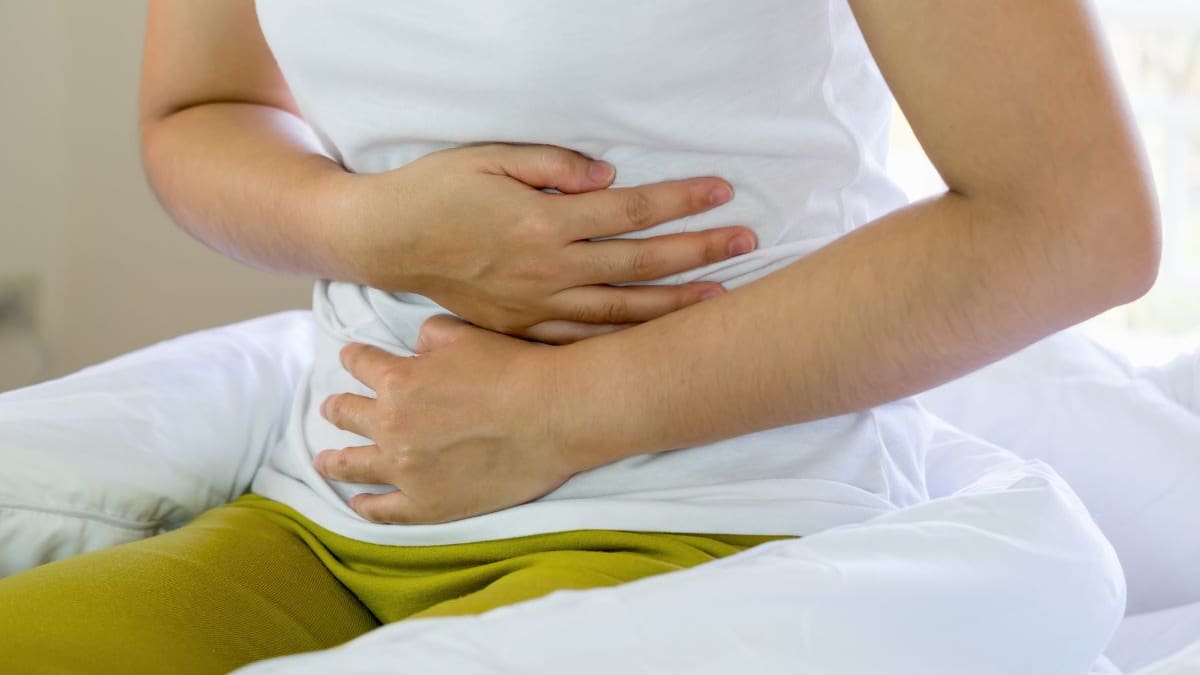 El dolor menstrual intenso no es normal y puede ser señal temprana de endometriosis, una de las principales causas de infertilidad