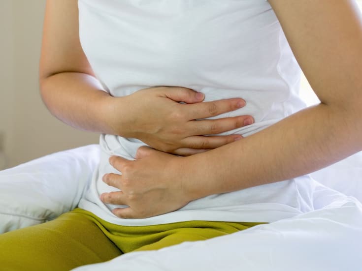 El dolor menstrual intenso no es normal y puede ser señal temprana de endometriosis, una de las principales causas de infertilidad