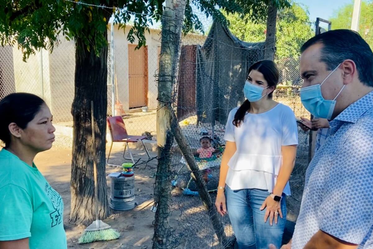 Visita ‘Toño’ Astiazarán a vecinos del Poblado Miguel Alemán