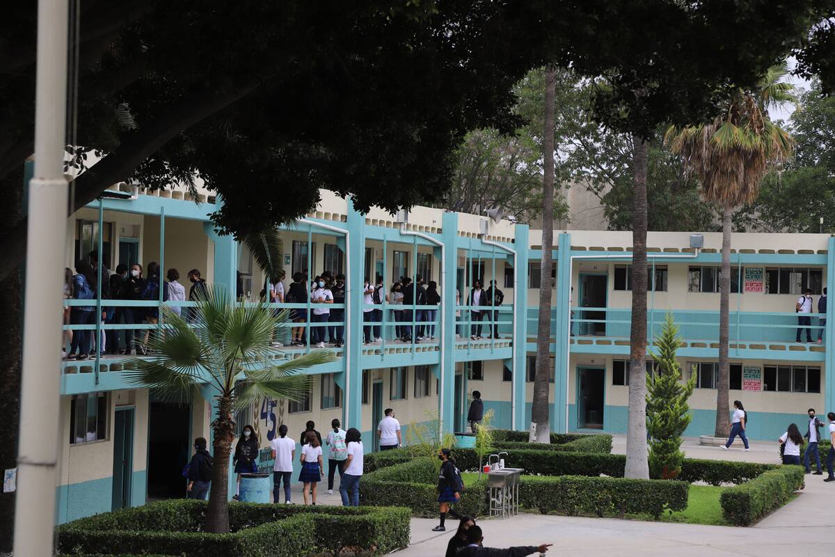 VIDEO: Se disculpa estudiante por broma de explotar la 'prepa' Lázaro Cárdenas en Tijuana