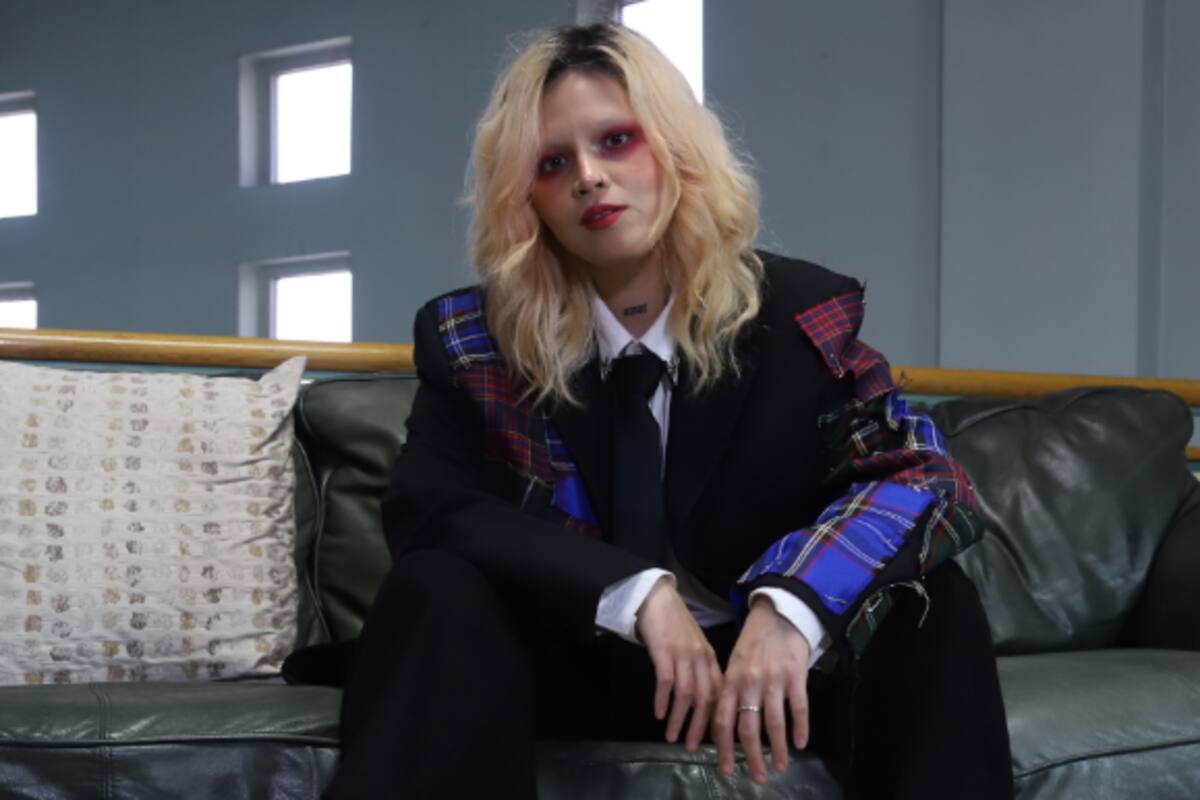 A Bruses la música le da sanación, artista tijuanense nominada a los Latin Grammy