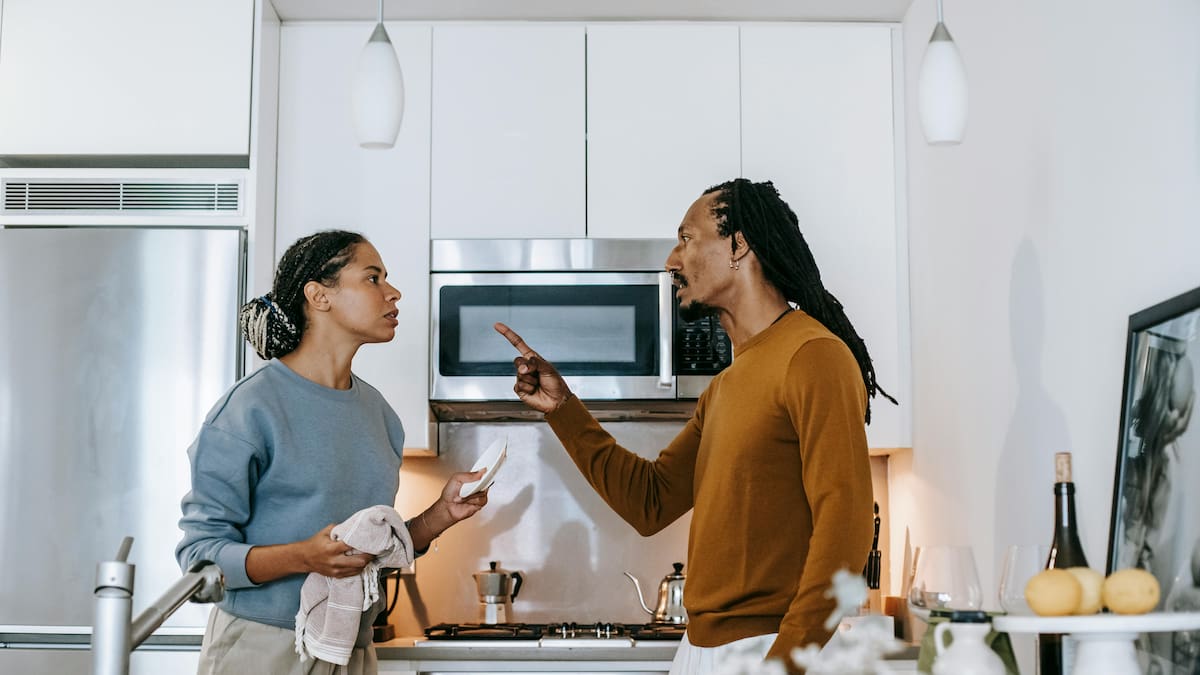La psicología explica cómo poner límites a la familia de manera respetuosa para proteger tu salud mental, reducir tensiones y construir relaciones más sanas y equilibradas