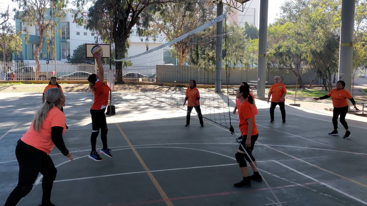 Invitan a mujeres mayores de 40 a practicar cachibol y disfrutar ‘segunda juventud’