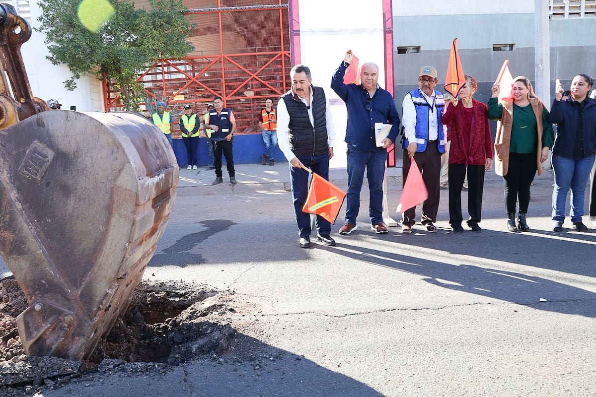 El Presidente Municipal Javier Lamarque inició obras de pavimentación e infraestructura hidrosanitaria en el sector sur de Cajeme. FOTO: ESPECIAL