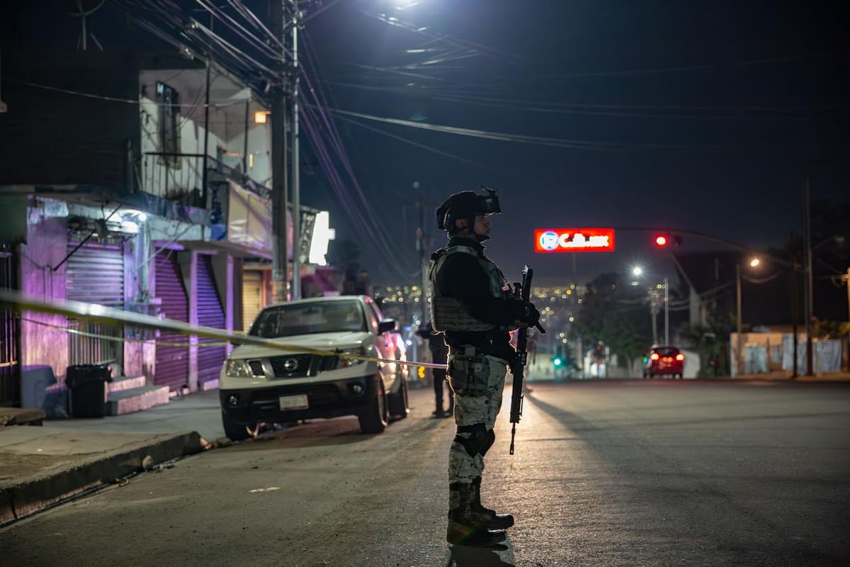 La víctima, de 46 años, fue atacada a balazos al interior de un comercio durante la noche del jueves. Foto: Border Zoom