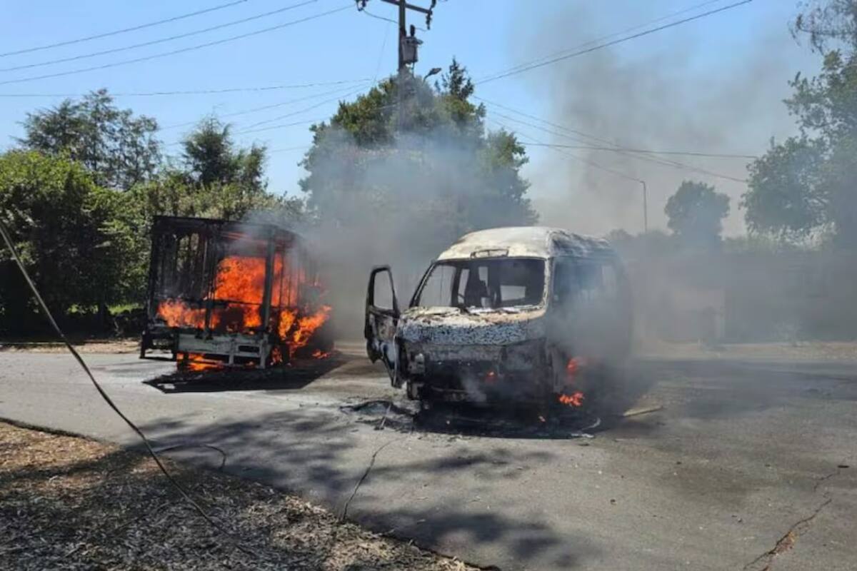 En Michoacán se han registrado narcobloqueos con más de quince vehículos incendiados y al menos diez carreteras cerradas. Foto: especial